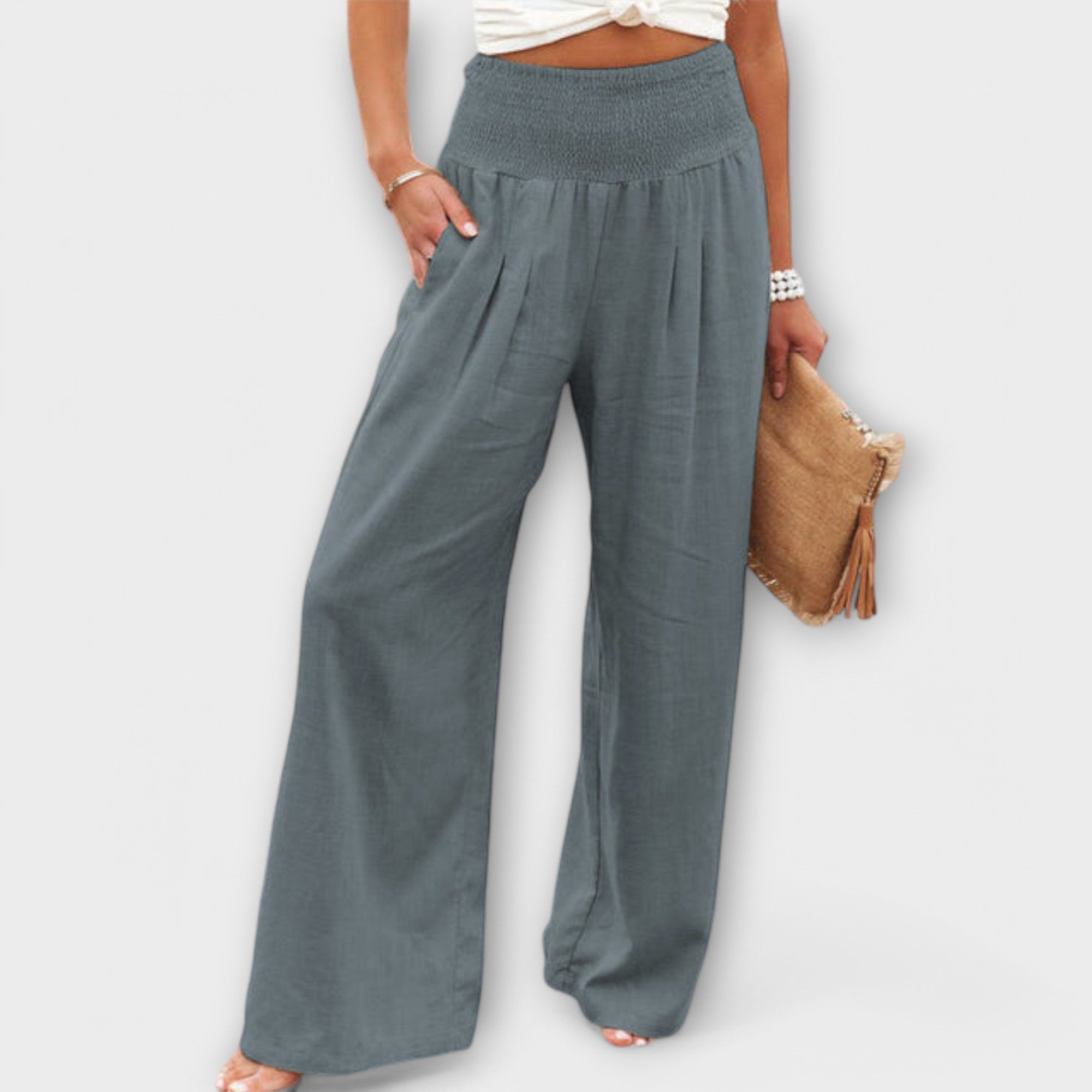 Reina – Tropical Pants in Relaxed Style